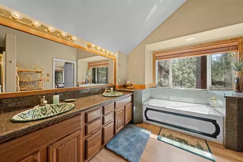 Bath - 56721 Bandley Rd, Bend, OR 97707 photo 1 of 5