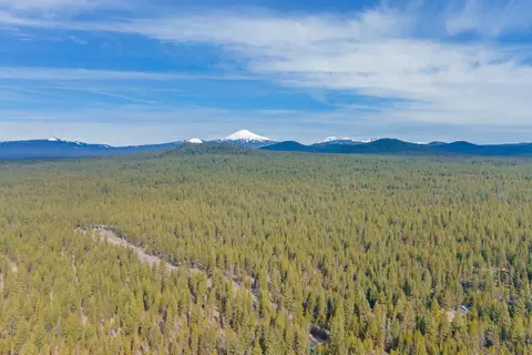View/Area - 56721 Bandley Rd, Bend, OR 97707 photo 2 of 11