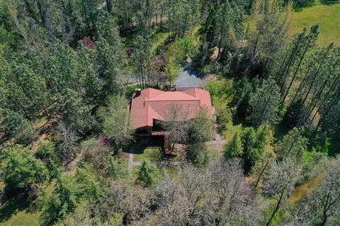 14340 Evans Creek Rd, Rogue River, OR 97537