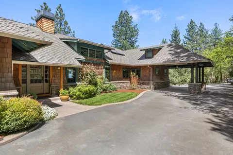 6969 Griffin Creek Rd, Medford, OR 97501