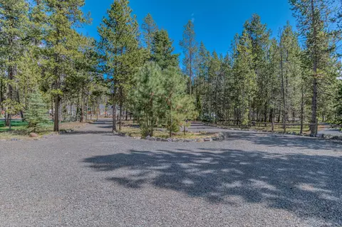 Exterior - 17211 Merganser Dr, Bend, OR 97707 photo 14 of 17