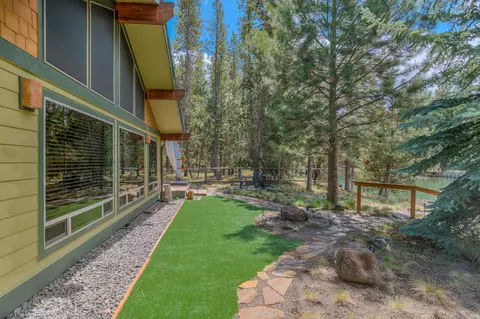 Exterior - 17211 Merganser Dr, Bend, OR 97707 photo 10 of 17