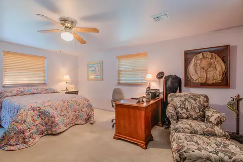 Bedroom - 17211 Merganser Dr, Bend, OR 97707 photo 3 of 8