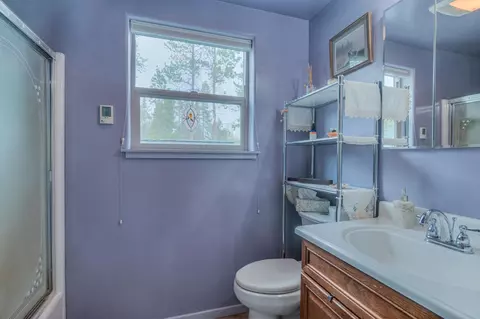 Bath - 17211 Merganser Dr, Bend, OR 97707 photo 2 of 3