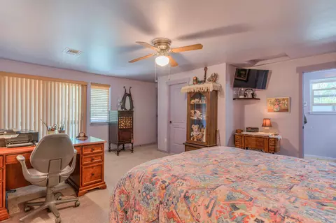 Bedroom - 17211 Merganser Dr, Bend, OR 97707 photo 4 of 8