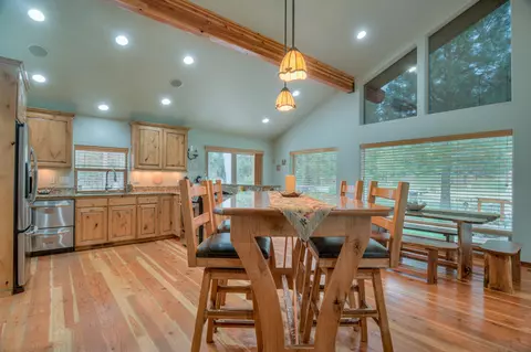 Dining - 17211 Merganser Dr, Bend, OR 97707 photo 1 of 2
