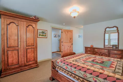 Bedroom - 17211 Merganser Dr, Bend, OR 97707 photo 2 of 8