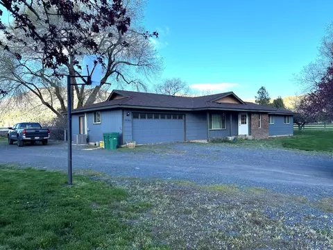 7705 Lost River Rd, Klamath Falls, OR 97603
