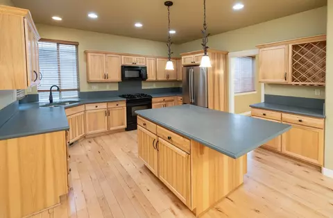 19932 Brass Dr, Bend, OR 97702 photo 3