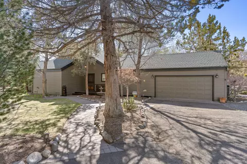 63581 J D Estates Dr, Bend, OR 97701