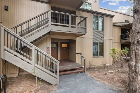 19717 SW Mt Bachelor Dr UNIT 146, Bend, OR 97702