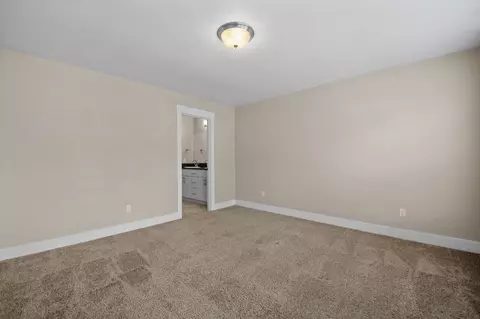 1044 SE Leonel Ln, Bend, OR 97702 photo 18