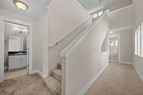 1044 SE Leonel Ln, Bend, OR 97702 photo 24