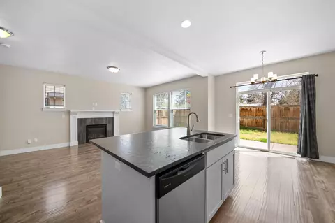 1044 SE Leonel Ln, Bend, OR 97702 photo 16