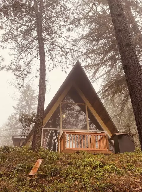 2464 Cloverlawn Dr, Grants Pass, OR 97527