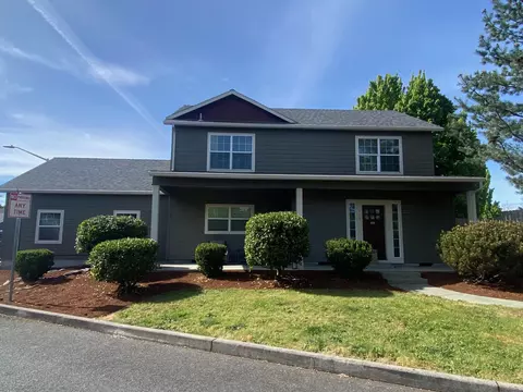 115 SW Vicki Ln, Grants Pass, OR 97526