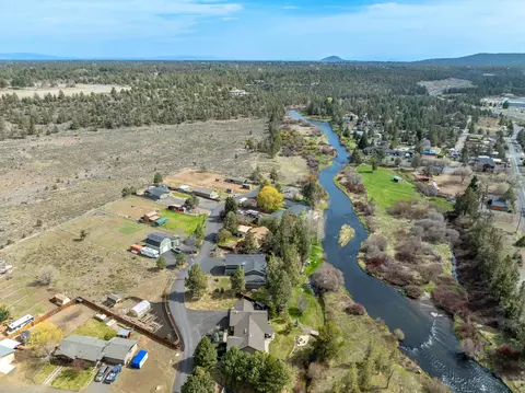 64738 Otter Run Ln, Bend, OR 97703 photo 2