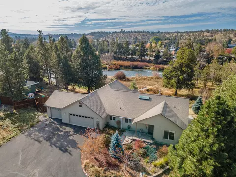 64738 Otter Run Ln, Bend, OR 97703 photo 5
