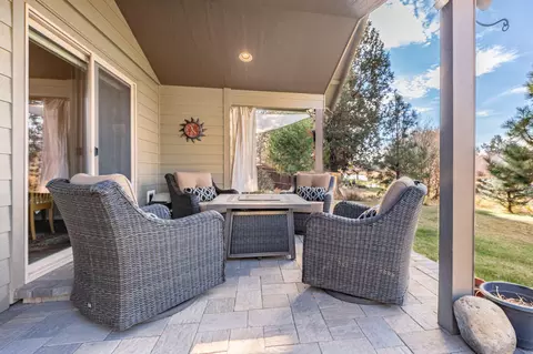 64738 Otter Run Ln, Bend, OR 97703 photo 21