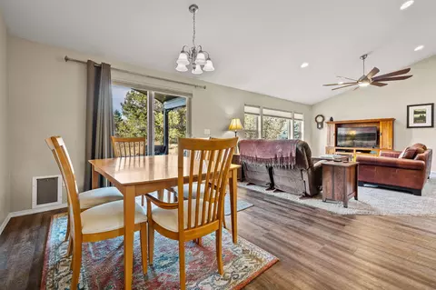 64738 Otter Run Ln, Bend, OR 97703 photo 13