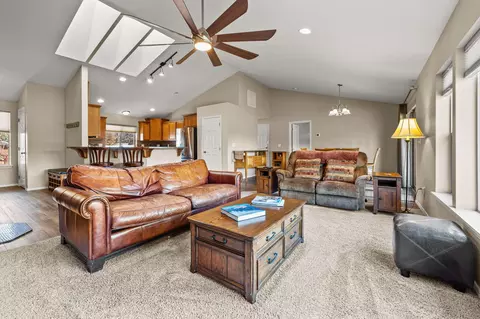 64738 Otter Run Ln, Bend, OR 97703 photo 10