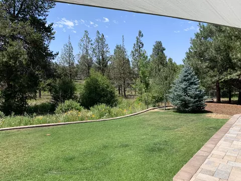 64738 Otter Run Ln, Bend, OR 97703 photo 23