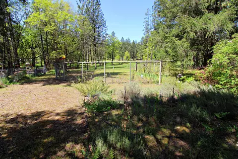 376 Ruby Dr, Grants Pass, OR 97527 photo 32