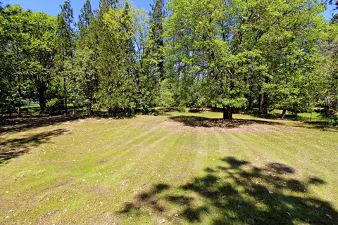 376 Ruby Dr, Grants Pass, OR 97527 photo 5