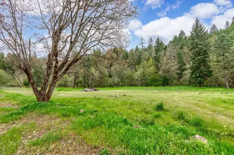 344 Elk Creek Rd, Trail, OR 97541