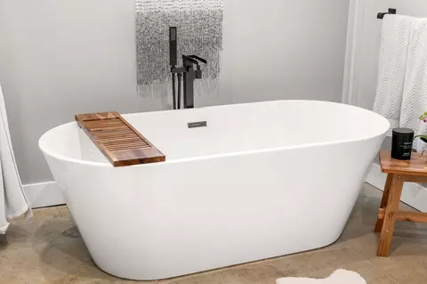 Bath - 1963 Condor Ct, Redmond, OR 97756 photo 4 of 5