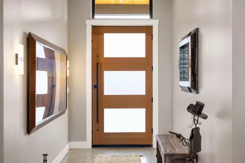 Entry Way - 1963 Condor Ct, Redmond, OR 97756 photo 2 of 3