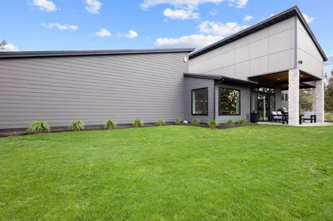 Exterior - 1963 Condor Ct, Redmond, OR 97756 photo 7 of 18