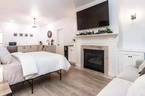 Bedroom - 62625 Erickson Rd, Bend, OR 97701 photo 1 of 8