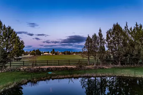 View/Area - 62625 Erickson Rd, Bend, OR 97701 photo 6 of 7
