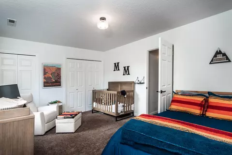 Bedroom - 62625 Erickson Rd, Bend, OR 97701 photo 8 of 8