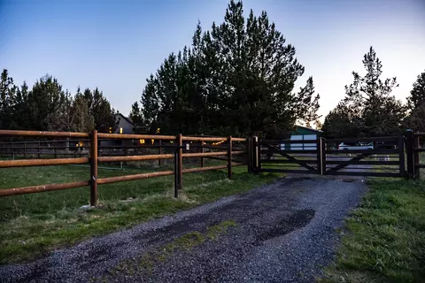 Exterior - 62625 Erickson Rd, Bend, OR 97701 photo 19 of 21