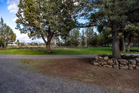 Exterior - 62625 Erickson Rd, Bend, OR 97701 photo 16 of 21
