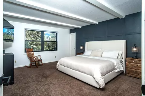 Bedroom - 62625 Erickson Rd, Bend, OR 97701 photo 4 of 8