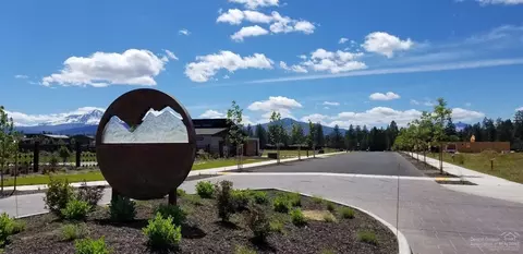 411 E Diamond Peak Ave #26, Sisters, OR 97759