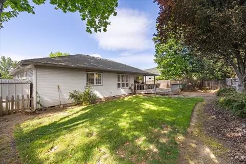 3040 Ruby Dr, Medford, OR 97504 photo 28