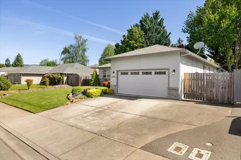 3040 Ruby Dr, Medford, OR 97504 photo 3