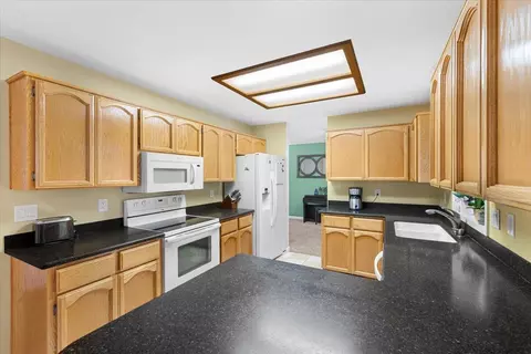 3040 Ruby Dr, Medford, OR 97504 photo 12
