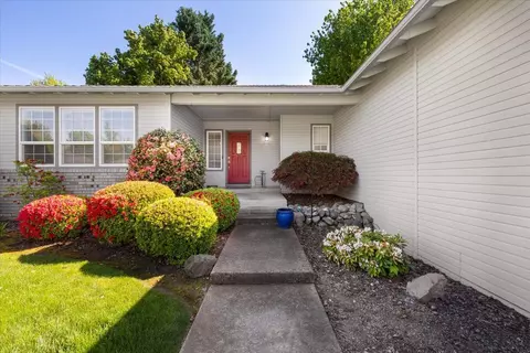 3040 Ruby Dr, Medford, OR 97504 photo 4