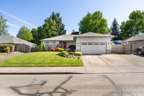 3040 Ruby Dr, Medford, OR 97504 photo 2