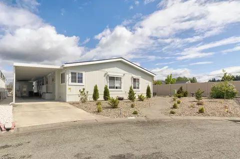179 Whispering Willow Dr, Grants Pass, OR 97527