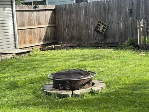 449 W Pine St, Central Point, OR 97502 photo 8