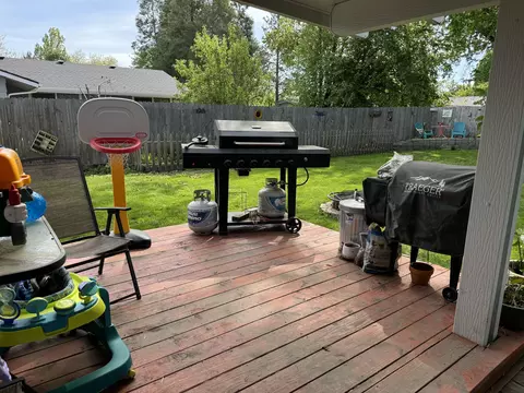 449 W Pine St, Central Point, OR 97502 photo 9