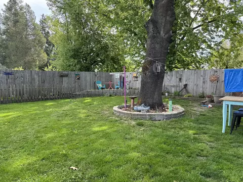 449 W Pine St, Central Point, OR 97502 photo 7