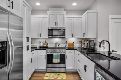 Kitchen - 3735 Eagle Rd, Bend, OR 97701 photo 2 of 4