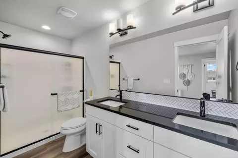 Bath - 3735 Eagle Rd, Bend, OR 97701 photo 1 of 2